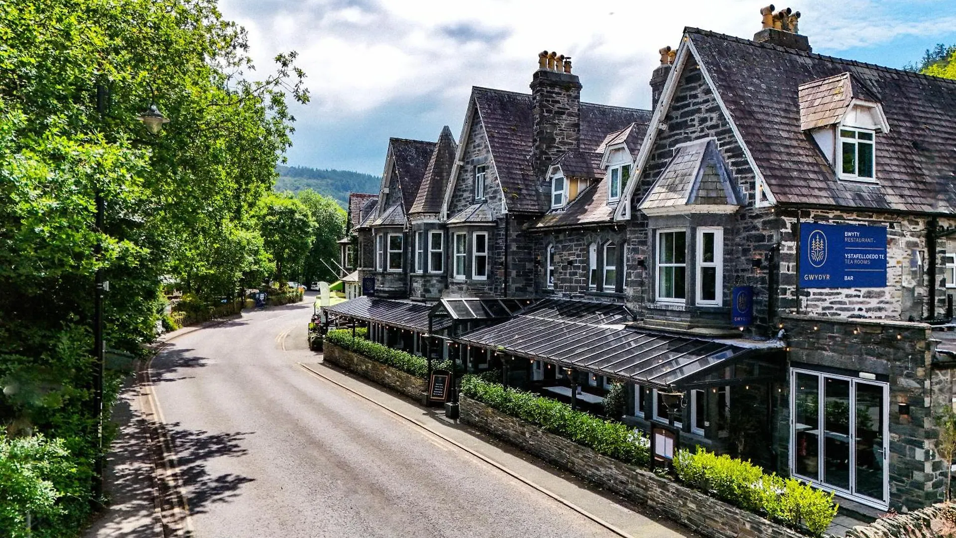 5 Central Hotels Near Gwydir Uchaf Chapel for Snowdonia Base