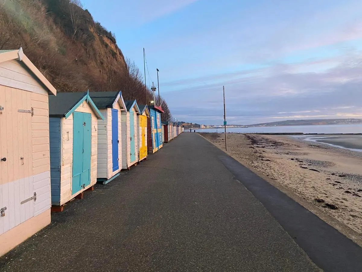 2 Central Isle of Wight Hotels Close to Waltzing Waters