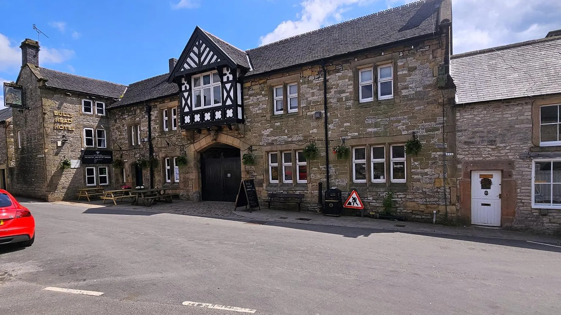 8 Central Hotels Close to Winster Market House, Derbyshire