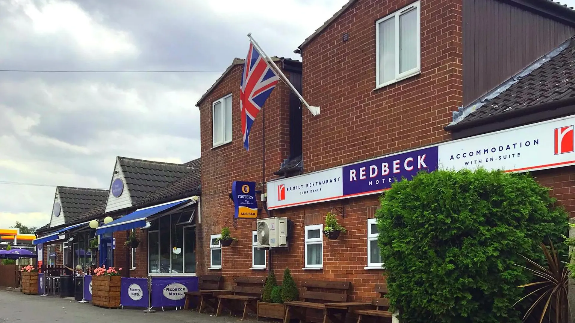 4 Family Hotels Near Woolley Park Golf Club Worth Booking