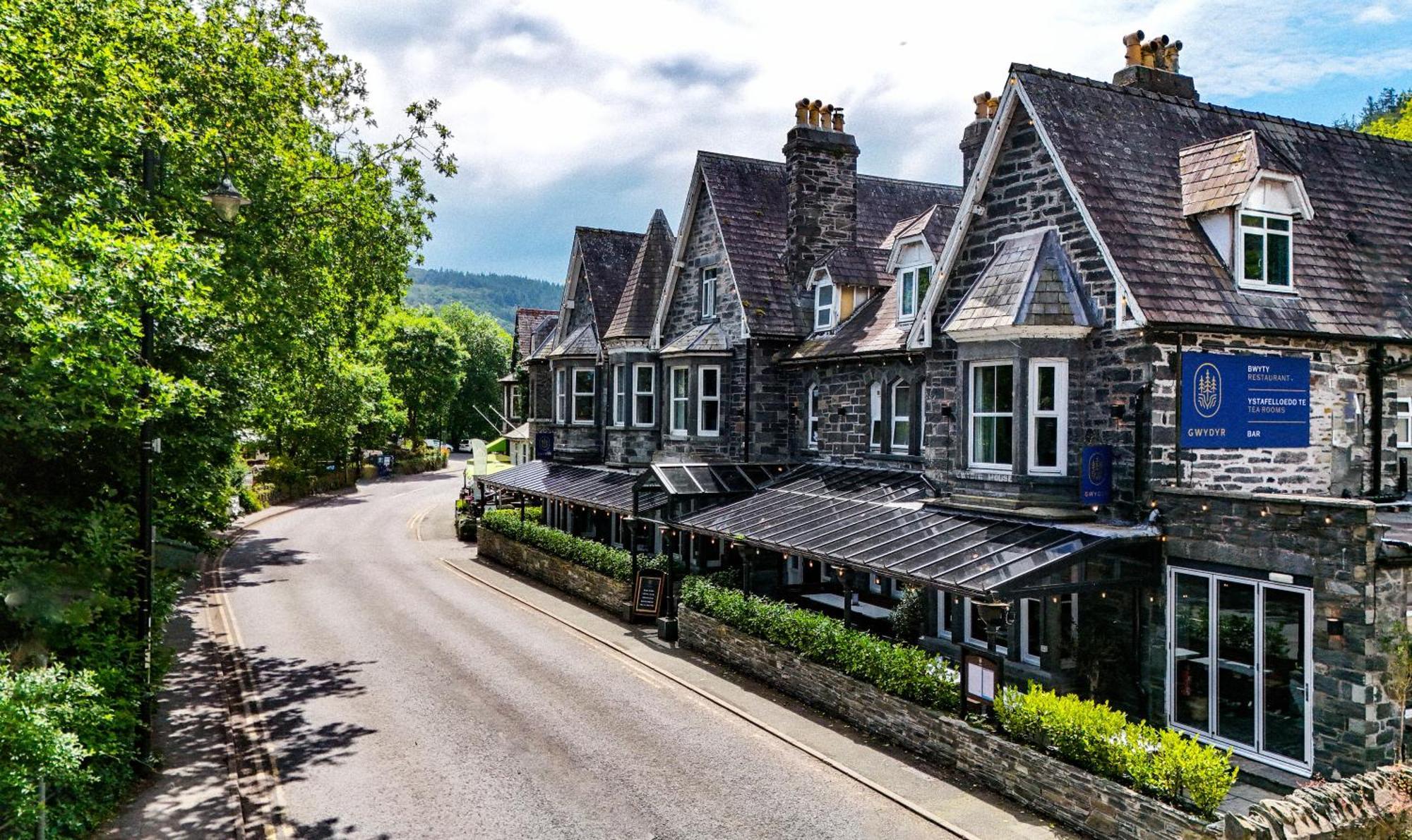 5 Central Hotels Near Gwydir Uchaf Chapel for Snowdonia Base