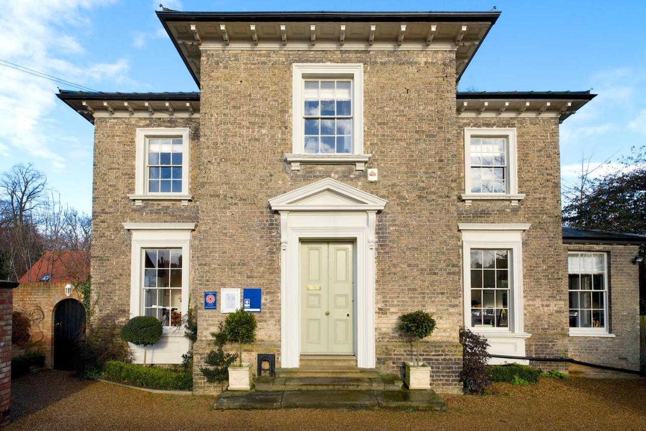11 Four-Star Hotels in Norfolk That Are Worth Booking